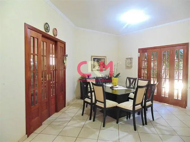 Casa com 1465m² 4 quartos e 4 banheiros, à venda, no bairro Parque Residencial Laranjeiras III em Taquaritinga