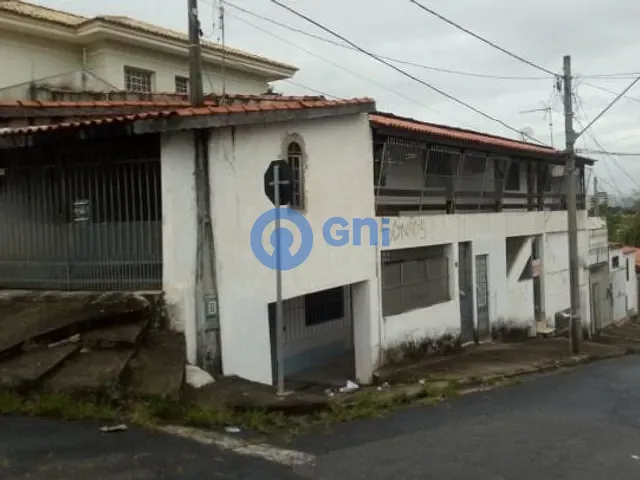 Casa com 300m² 10 quartos e 5 banheiros, à venda, no bairro JD. ZULMIRA em Sorocaba