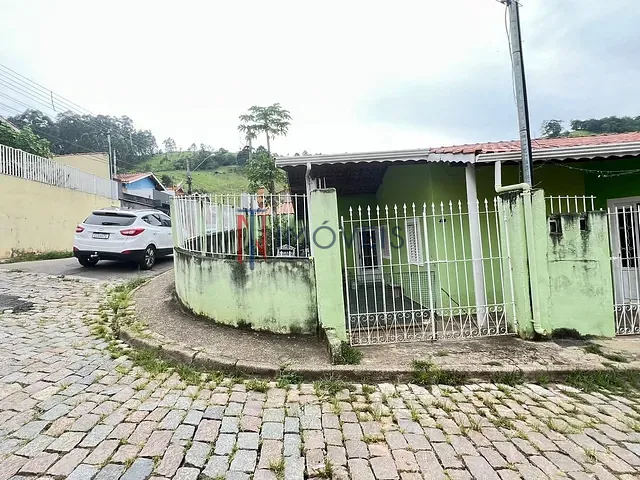 Casa com 203m² 5 quartos e 2 banheiros, à venda, no bairro Santo Antonio da Cachoeira em Piracaia