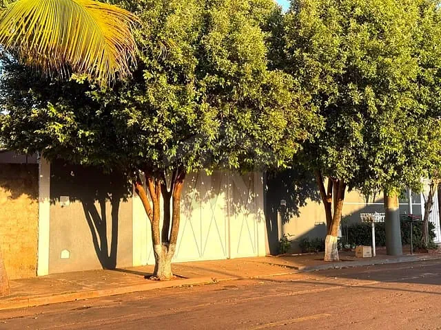 Casa com 200m² 3 quartos e 2 banheiros, à venda, no bairro Jardim Belo Horizonte do Tambury em Sertãozinho