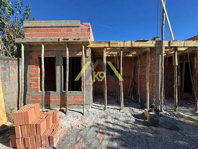 Casa com 180m² 3 quartos e 2 banheiros, à venda, no bairro Paloma em Colombo