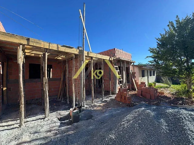 Casa com 180m² 3 quartos e 2 banheiros, à venda, no bairro Paloma em Colombo