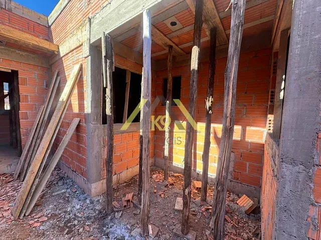 Casa com 180m² 3 quartos e 2 banheiros, à venda, no bairro Paloma em Colombo