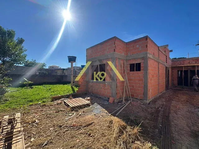 Casa com 180m² 3 quartos e 2 banheiros, à venda, no bairro Paloma em Colombo