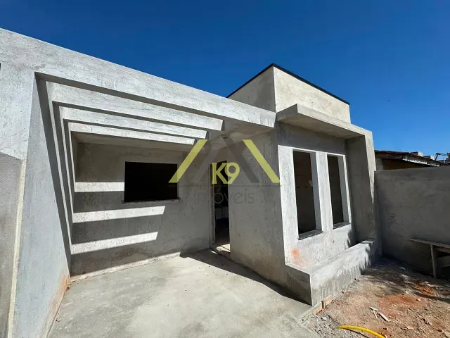 Casa com 180m² 3 quartos e 2 banheiros, à venda, no bairro Paloma em Colombo