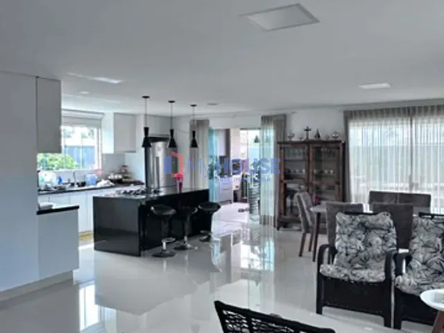 Casa com 450m² 4 quartos e 4 banheiros, à venda, no bairro rodovia Ilheus - Olivença em Ilhéus