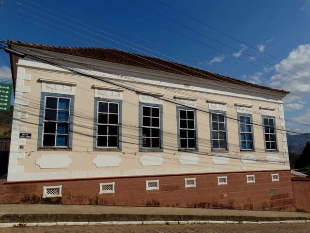 Foto do Casa - Casa com 4 dormitórios à venda, 500 m² por R$ 1.100.000,00 - Centro - Piranguçu/MG | MOHALLEM e LOPES CORRETAGEM E ADMINISTRACAO DE IMOVEIS LTDA