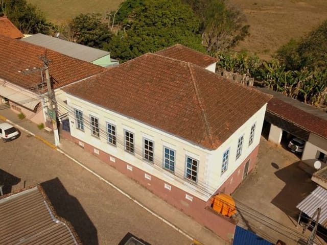 Foto do Casa - Casa com 4 dormitórios à venda, 500 m² por R$ 1.100.000,00 - Centro - Piranguçu/MG | MOHALLEM e LOPES CORRETAGEM E ADMINISTRACAO DE IMOVEIS LTDA