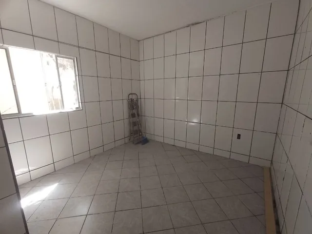 Casa com 300m² 1 quarto e 1 banheiro, para alugar, no bairro Jardim Regina em São Paulo