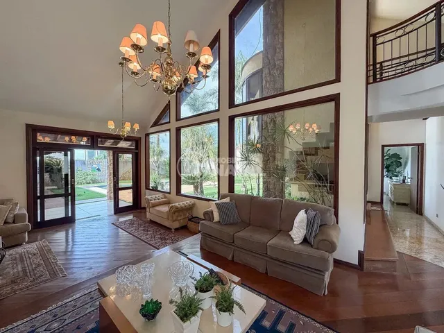 Casa com 10m² 4 quartos e 4 banheiros, para alugar, no bairro Jardim São Jorge em Londrina