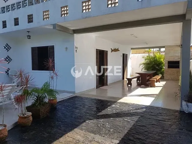 Casa com 354m² 3 quartos e 3 banheiros, à venda, no bairro Centro em Guaratuba