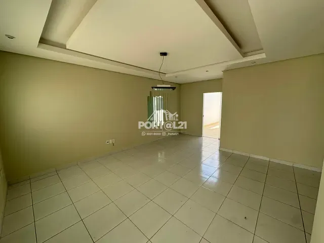 Casa com 200m² 3 quartos e 2 banheiros, à venda, no bairro Caminho do Sol em Petrolina