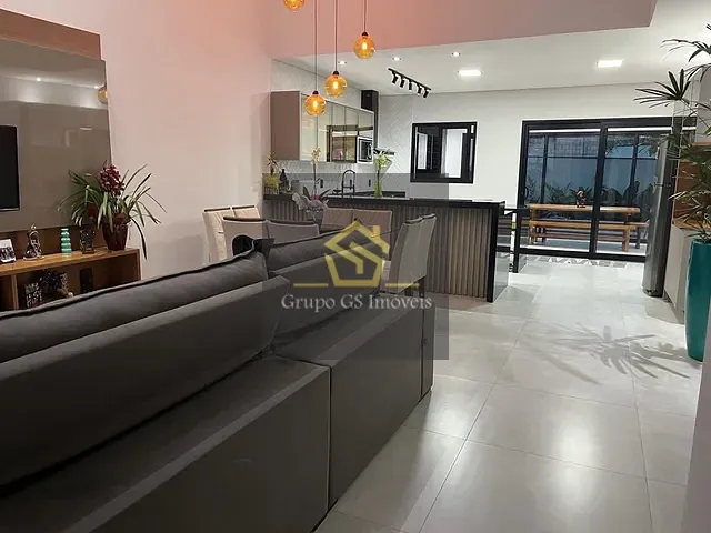Casa com 308m² 4 quartos e 5 banheiros, à venda, no bairro Jardim São Marcos em Valinhos