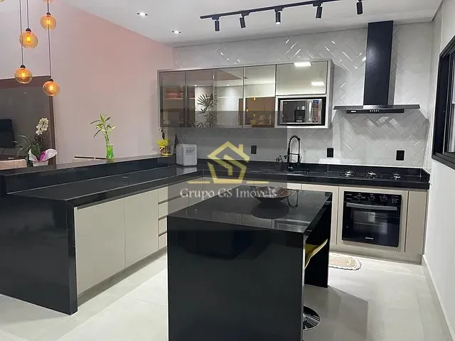 Casa com 308m² 4 quartos e 5 banheiros, à venda, no bairro Jardim São Marcos em Valinhos