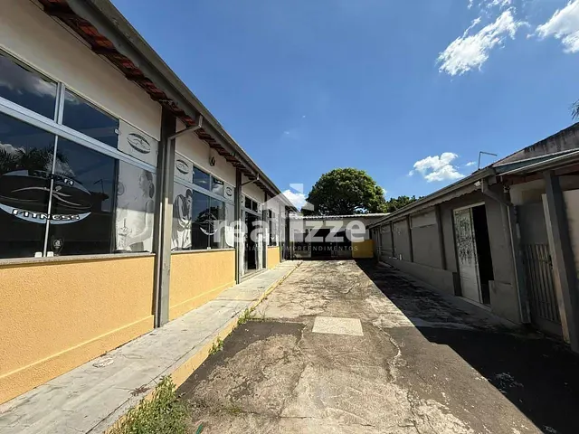 Casa com 353m², para alugar, no bairro Centro em Itapira