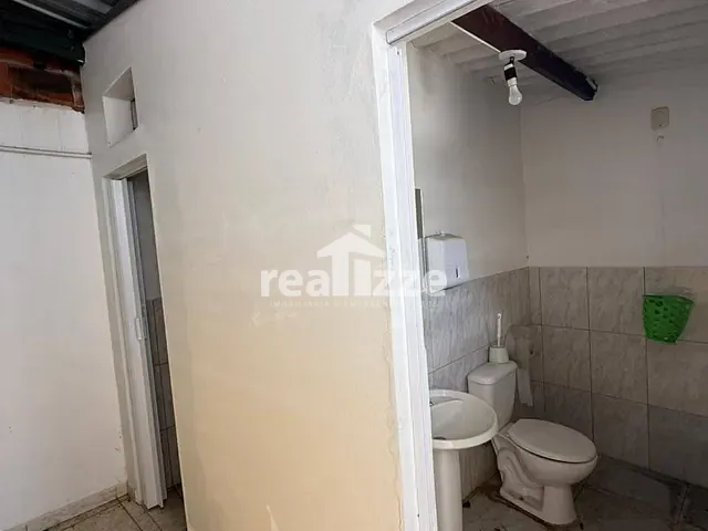 Casa com 353m², para alugar, no bairro Centro em Itapira