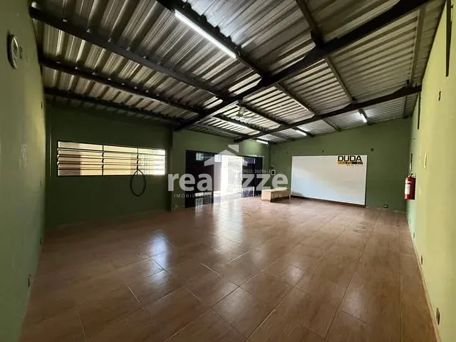 Casa com 353m², para alugar, no bairro Centro em Itapira