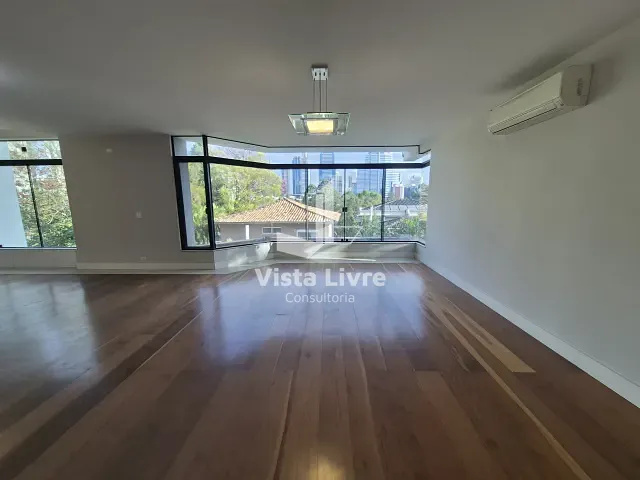 Casa com 538m² 4 quartos e 6 banheiros, à venda, no bairro Alphaville em Santana de Parnaíba