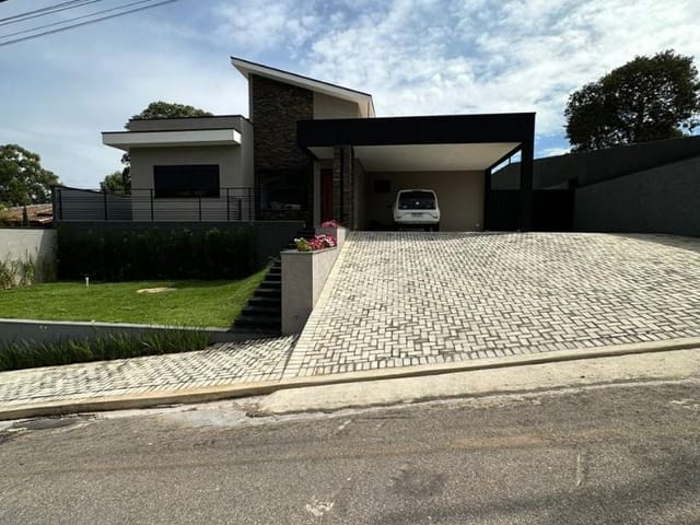 Casa com 1058m² 4 quartos e 3 banheiros, à venda, no bairro Salto em Extrema