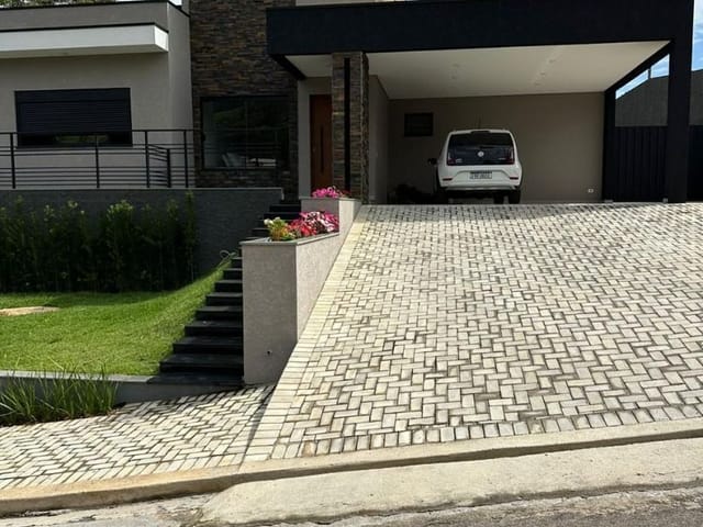 Casa com 1058m² 4 quartos e 3 banheiros, à venda, no bairro Salto em Extrema