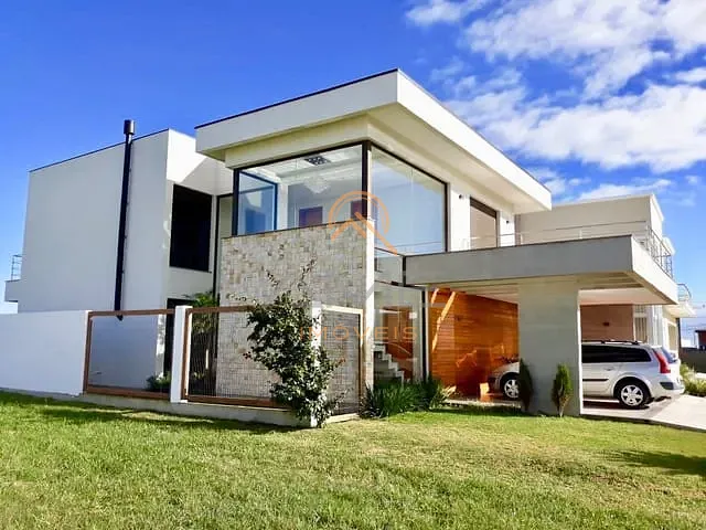 Casa 3 quartos e 2 banheiros, à venda, no bairro Laranjal em Pelotas