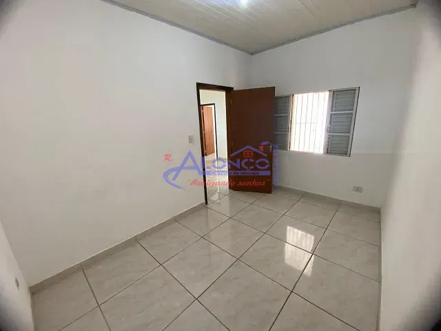 Casa com 210m² 4 quartos e 2 banheiros, à venda, no bairro Parque Itamarati em Jacareí