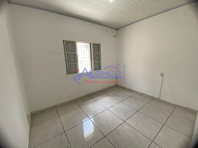 Casa com 210m² 4 quartos e 2 banheiros, à venda, no bairro Parque Itamarati em Jacareí