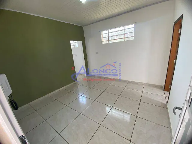 Casa com 210m² 4 quartos e 2 banheiros, à venda, no bairro Parque Itamarati em Jacareí