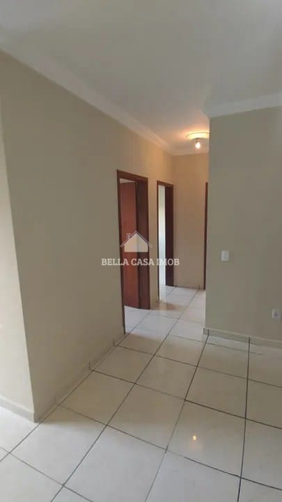 Casa à venda com 3 quartos, 80m² - Foto 1