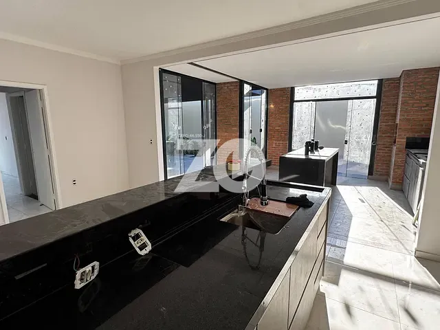 Casa com 793m² 3 quartos e 5 banheiros, à venda, no bairro Centro em Piratininga