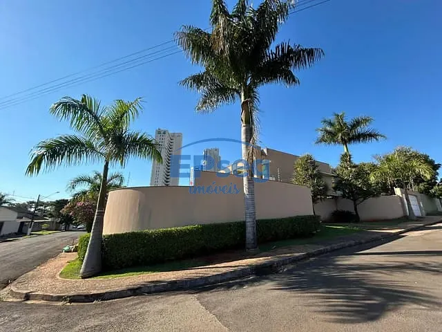 Casa 4 quartos e 4 banheiros, à venda ou para alugar, no bairro Vale do Reno em Londrina