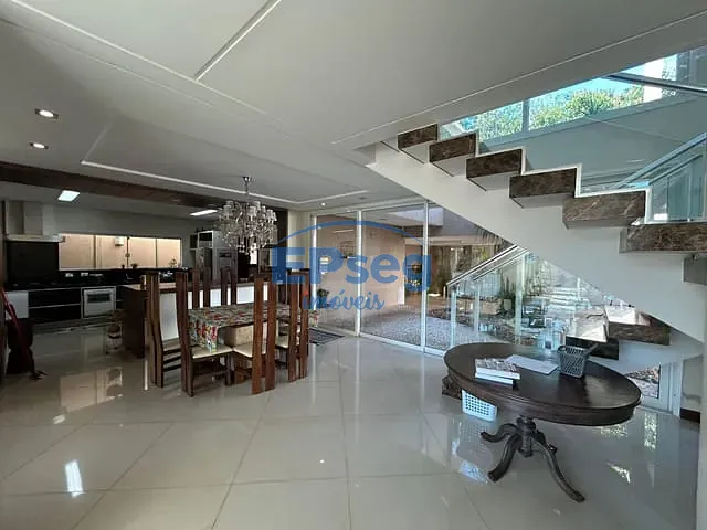 Casa 4 quartos e 4 banheiros, à venda ou para alugar, no bairro Vale do Reno em Londrina