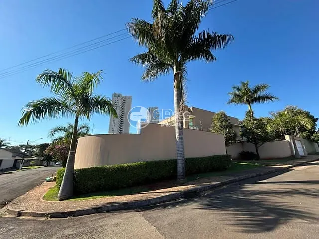 Casa 4 quartos e 4 banheiros, à venda, no bairro Vale do Reno em Londrina