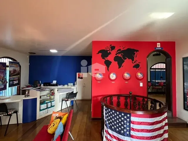 Casa à venda, no bairro Centro em Rolândia