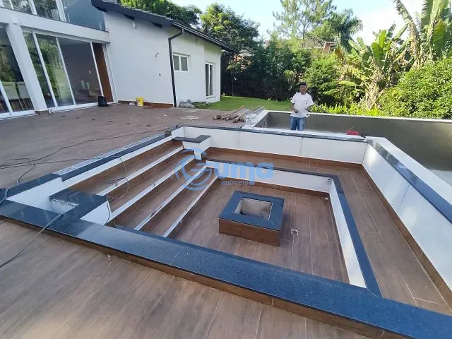 Casa com 1650m² 5 quartos e 8 banheiros, à venda, no bairro Condomínio Jardim das Palmeiras em Bragança Paulista