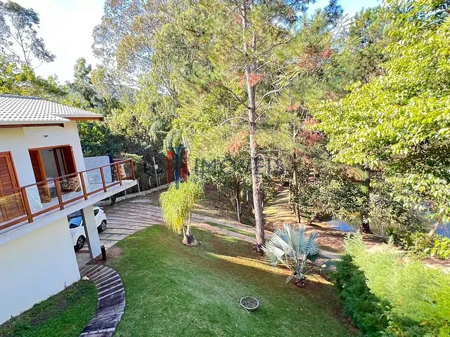 Casa com 1069m² 3 quartos e 3 banheiros, à venda ou para alugar, no bairro Estância Santa Maria do Portão em Atibaia