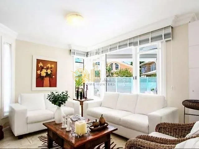 Casa com 450m² 4 quartos e 5 banheiros, para alugar, no bairro Jurerê Internacional em Florianópolis