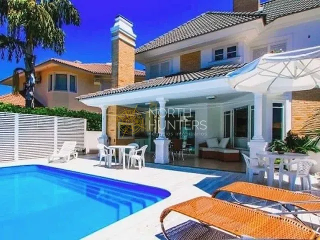 Casa com 450m² 4 quartos e 5 banheiros, para alugar, no bairro Jurerê Internacional em Florianópolis