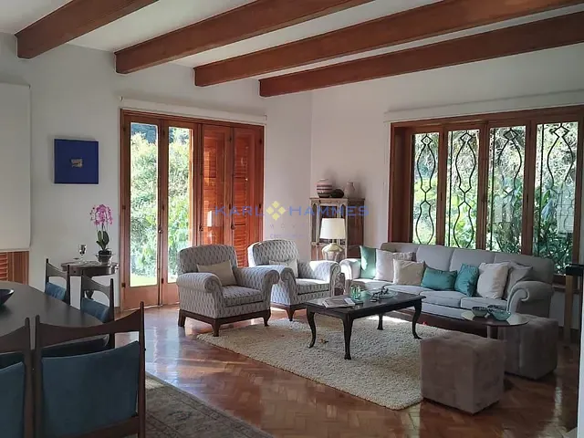 Casa 4 quartos e 6 banheiros, à venda, no bairro Quarteirão Ingelheim em Petrópolis