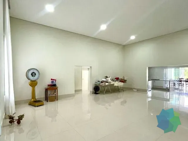 Casa com 1500m² 5 quartos e 6 banheiros, à venda, no bairro Jardim Itaguaçu em Salto