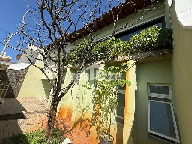 Casa 4 quartos e 3 banheiros, para alugar, no bairro Jardim Soares em Itapira