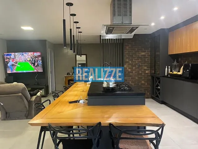 Casa com 313m² 6 quartos e 4 banheiros, à venda, no bairro Centro em Marau