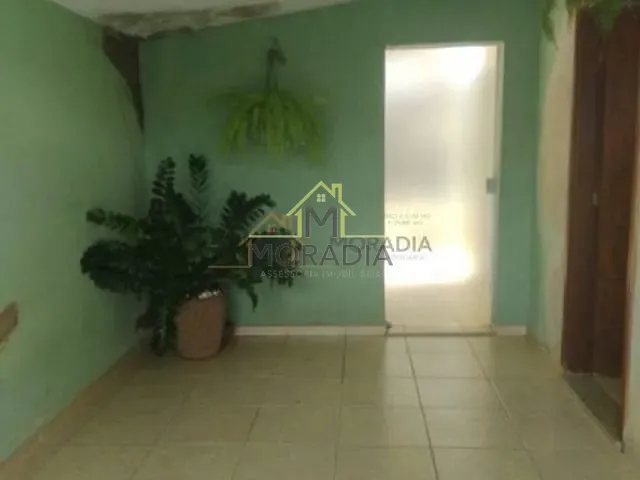 Casa com 300m² 2 quartos e 1 banheiro, à venda, no bairro Centro em Guaxupé
