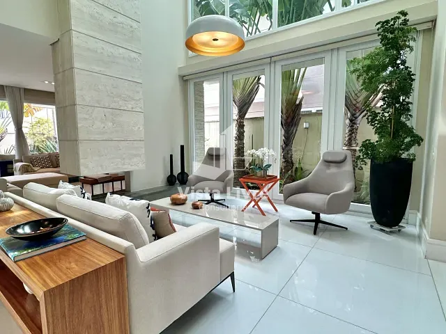 Casa com 400m² 4 quartos e 8 banheiros, à venda, no bairro Tamboré em Santana de Parnaíba