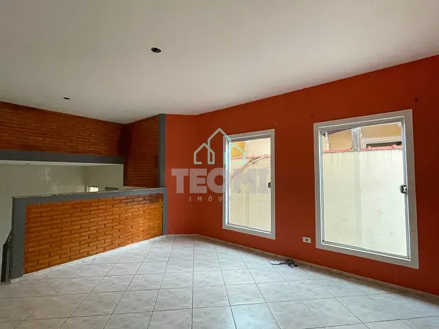 Casa com 138m² 2 quartos e 2 banheiros, à venda, no bairro Chácara Belo Horizonte em Taubaté
