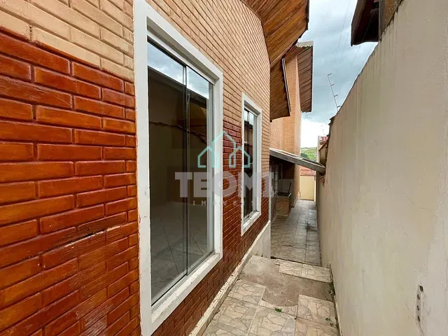 Casa com 138m² 2 quartos e 2 banheiros, à venda, no bairro Chácara Belo Horizonte em Taubaté