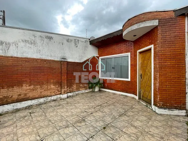 Casa com 138m² 2 quartos e 2 banheiros, à venda, no bairro Chácara Belo Horizonte em Taubaté