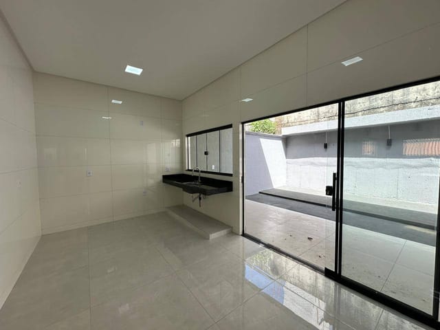 Casa com 175m² 3 quartos e 2 banheiros, à venda, no bairro Condomínio Amin Camargo em Goiânia