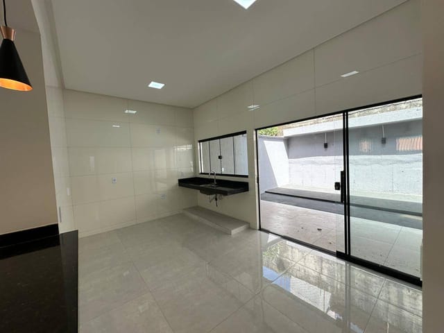 Casa com 175m² 3 quartos e 2 banheiros, à venda, no bairro Condomínio Amin Camargo em Goiânia