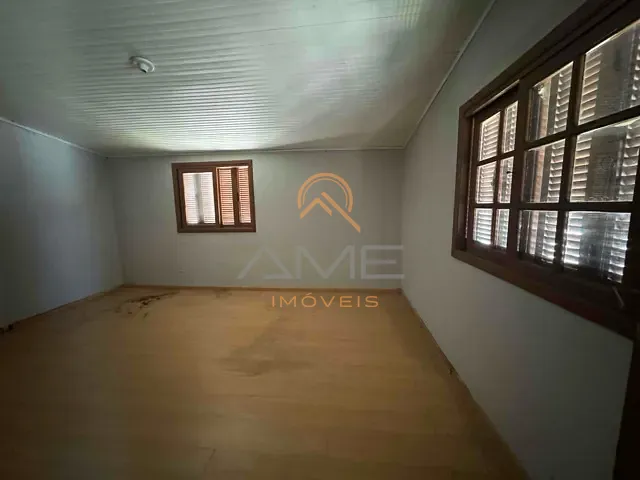 Casa com 75m² 2 quartos e 1 banheiro, à venda ou para alugar, no bairro Porto em Pelotas